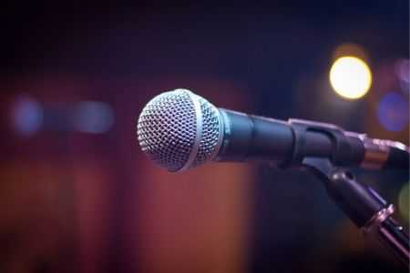 Keynote speaker requirements: microphone